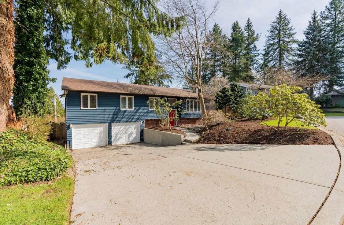 Main Photo: 2959 SURF Crescent in Coquitlam: Ranch Park House for sale : MLS®# R2646270