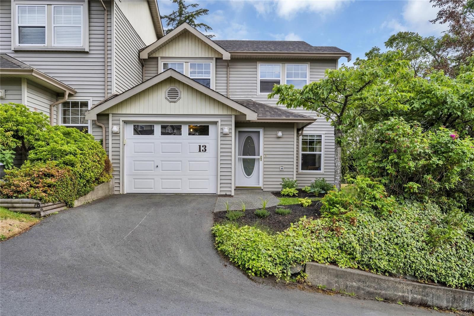Main Photo: 13 2563 Millstream Rd in Langford: La Mill Hill Row/Townhouse for sale : MLS®# 908442