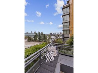 Photo 17: 602 29 SMITHE Mews in Vancouver: Yaletown Condo for sale in "Coopers Lookout" (Vancouver West)  : MLS®# R2724004