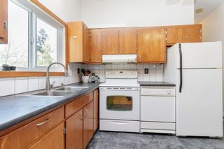 Photo 8: 662 Vanalman Ave in Saanich: SW Northridge House for sale (Saanich West)  : MLS®# 902986