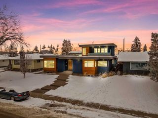 Main Photo: 116 Westview Drive SW in Calgary: Westgate Detached for sale : MLS®# A2106344