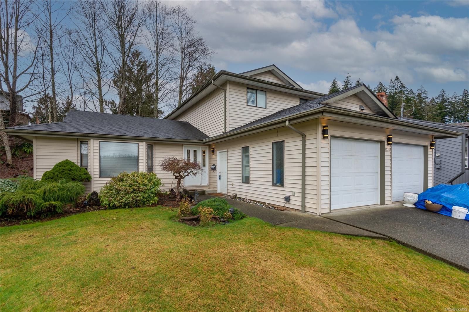 Main Photo: 1728 Aspen Dr in Campbell River: CR Campbell River Central House for sale : MLS®# 922499