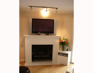 Photo 2: 203 888 W 13TH Avenue in Vancouver: Fairview VW Condo for sale in "THE CASABLANCA" (Vancouver West)  : MLS®# V650167