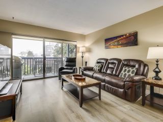 Photo 3: 308 150 E 5TH Street in North Vancouver: Lower Lonsdale Condo for sale in "NORMANDY HOUSE" : MLS®# R2642209