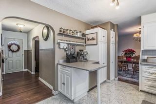 Photo 11: 2031 37 Street SW in Calgary: Glendale Detached for sale : MLS®# A2097225