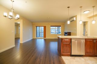 Photo 5: 408 8561 203A Street in Langley: Willoughby Heights Condo for sale in "Yorkson Park" : MLS®# R2747912