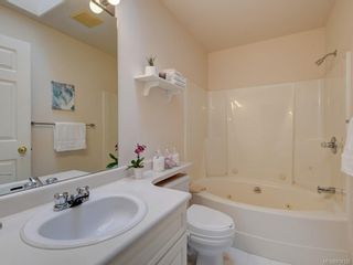 Photo 10: 4 7570 Tetayut Rd in Central Saanich: CS Hawthorne Manufactured Home for sale : MLS®# 914325
