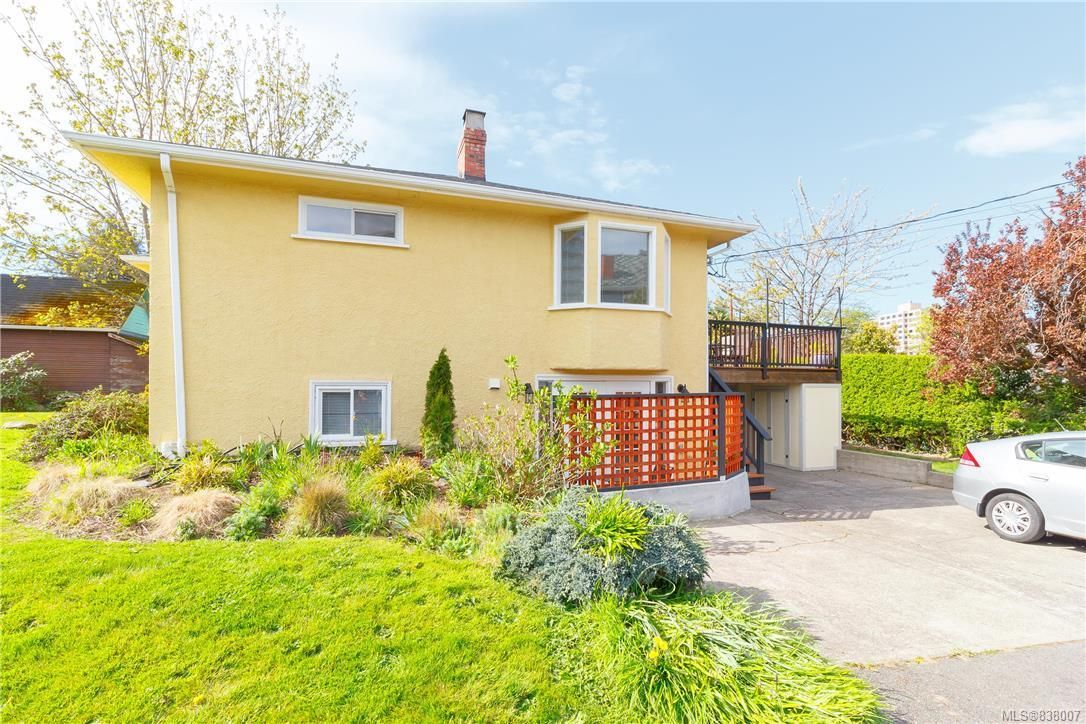 Main Photo: 613 Marifield Ave in Victoria: Vi James Bay House for sale : MLS®# 838007