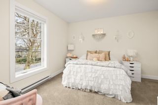Photo 34: 1 2638 Shelbourne St in Victoria: Vi Oaklands Row/Townhouse for sale : MLS®# 952211