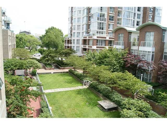 Main Photo: 309 1188 QUEBEC Street in Vancouver: Mount Pleasant VE Condo for sale in "CITY GATE" (Vancouver East)  : MLS®# V857951