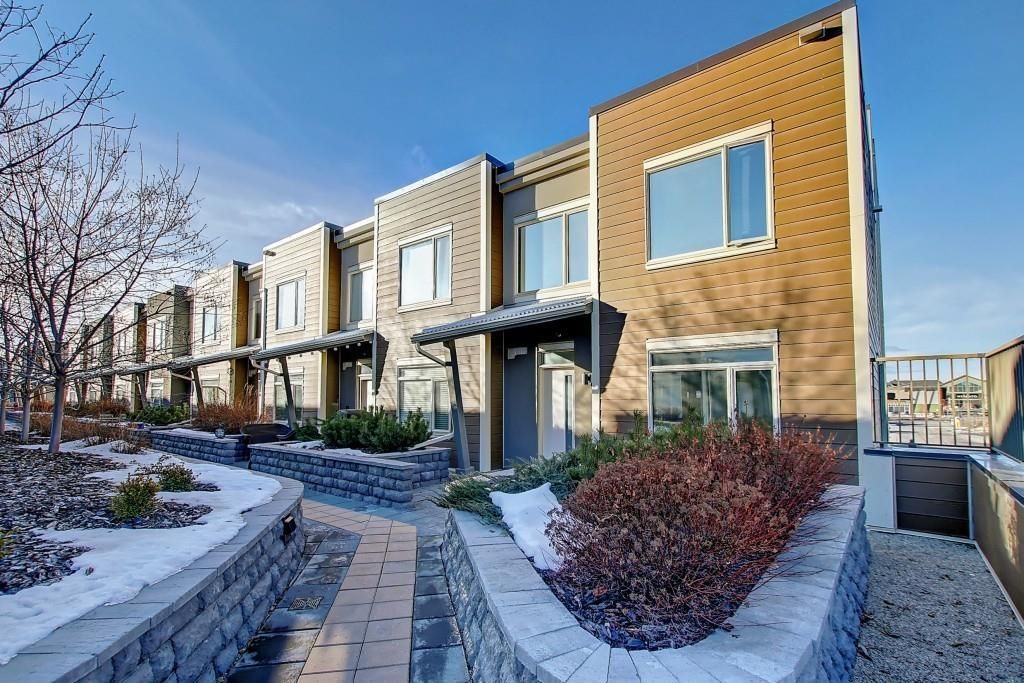 Main Photo: 228 10 WESTPARK Link SW in Calgary: West Springs Row/Townhouse for sale : MLS®# C4299549