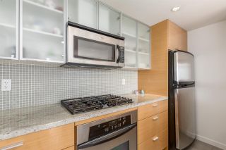 Photo 10: 1805 33 SMITHE Street in Vancouver: Yaletown Condo for sale in "COOPERS LOOKOUT" (Vancouver West)  : MLS®# R2205849