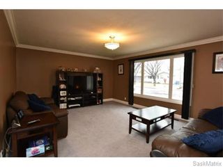 Photo 5: 67 MERLIN Crescent in Regina: Coronation Park Single Family Dwelling for sale (Regina Area 03)  : MLS®# 566828