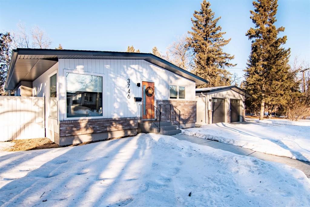 Main Photo: 3746 44 Avenue: Red Deer Detached for sale : MLS®# A1179536