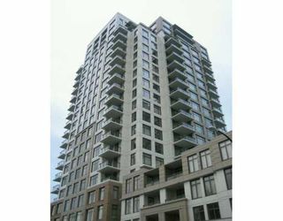 Photo 1: 413 3660 VANNESS Avenue in Vancouver: Collingwood VE Condo for sale in "CIRCA" (Vancouver East)  : MLS®# V663222