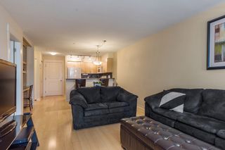 Photo 4: 319 20750 DUNCAN Way in Langley: Langley City Condo for sale in "FAIRFIELD LANE" : MLS®# R2145506