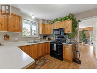 Photo 13: 2189 Michelle Crescent in West Kelowna: House for sale : MLS®# 10310772