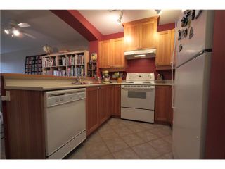 Photo 5: 304 1428 PARKWAY Boulevard in Coquitlam: Westwood Plateau Condo for sale in "MONTREAUX" : MLS®# V1072505
