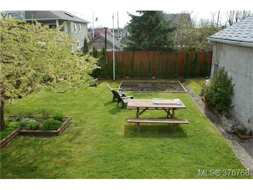 Photo 12: Photos: 171 Cadillac Ave in VICTORIA: SW Gateway House for sale (Saanich West)  : MLS®# 756411