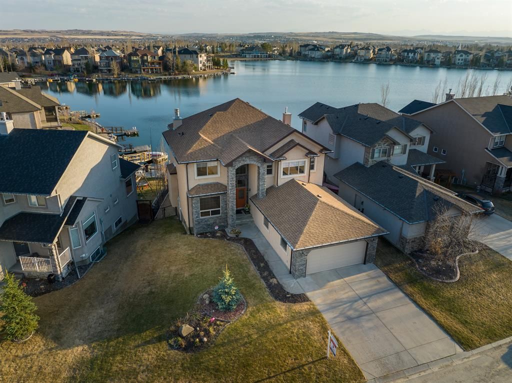 Main Photo: 210 Crystal Shores Drive: Okotoks Detached for sale : MLS®# A2044441