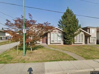 Photo 1: 7752 1ST Street in Burnaby: East Burnaby 1/2 Duplex for sale (Burnaby East)  : MLS®# R2694326