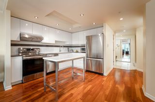 Photo 13: 1907 1050 BURRARD Street in Vancouver: Downtown VW Condo for sale in "THE WALL CENTER" (Vancouver West)  : MLS®# R2630988