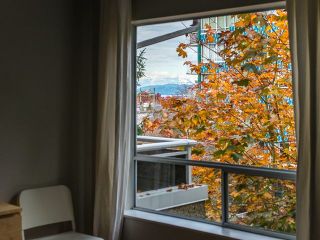 Photo 12: 301 1412 W 14TH Avenue in Vancouver: Fairview VW Condo for sale in "Landmark Sunset" (Vancouver West)  : MLS®# R2219380