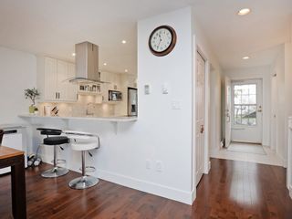 Photo 6: 8 700 ST. GEORGES Avenue in North Vancouver: Central Lonsdale Townhouse for sale : MLS®# R2329116