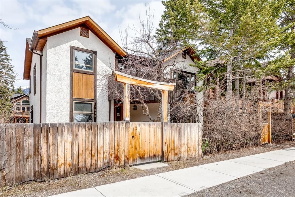 Main Photo: 618 / 618A 4TH Street: Canmore Detached for sale : MLS®# A1213010