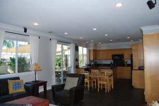 Photo 4: House for sale : 4 bedrooms : 1079 Greenway Rd in Oceanside