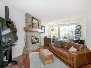 Photo 4: 201 1502 ISLAND PARK Walk in Vancouver: False Creek Condo for sale in "THE LAGOONS" (Vancouver West)  : MLS®# R2161234