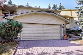 Photo 2: 607 Stratton Terrace SW in Calgary: Strathcona Park Row/Townhouse for sale : MLS®# A1065439