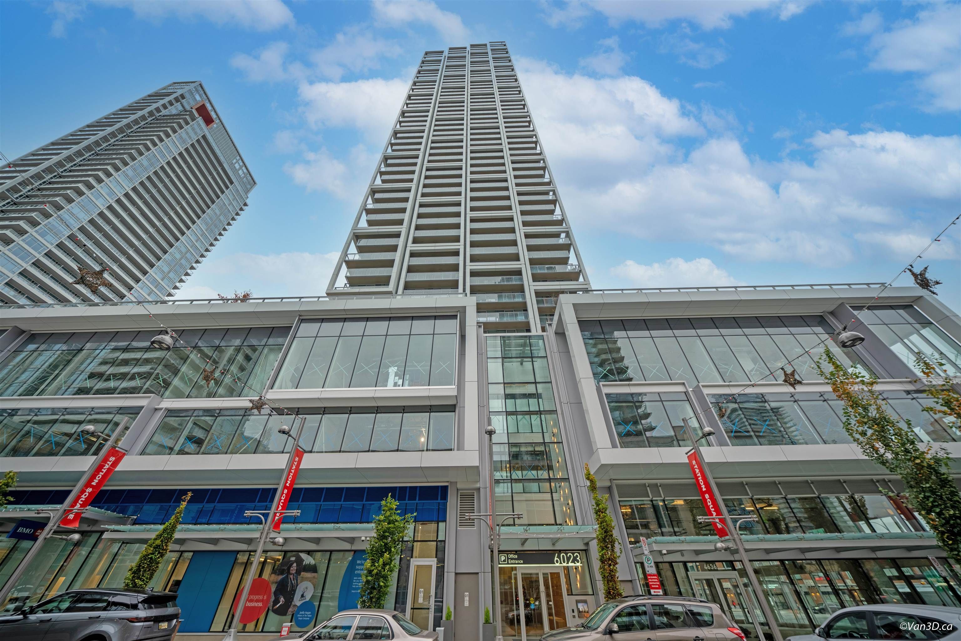 Main Photo: 406 6000 MCKAY Avenue in Burnaby: Metrotown Condo for sale (Burnaby South)  : MLS®# R2831917