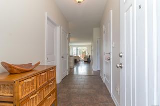 Photo 3: 102 2260 N Maple Ave in Sooke: Sk Broomhill House for sale : MLS®# 885016