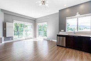 Main Photo: 502 2362 WHYTE Avenue in Port Coquitlam: Central Pt Coquitlam Condo for sale in "AQUILA" : MLS®# R2887233