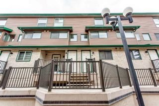 Photo 3: 18 2400 15 Street SW in Calgary: Bankview Row/Townhouse for sale : MLS®# A2122434