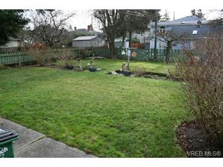 Photo 2: 1875 Townley St in VICTORIA: SE Camosun House for sale (Saanich East)  : MLS®# 696549