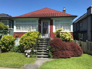 Photo 1: 1809 E 15TH Avenue in Vancouver: Grandview Woodland House for sale (Vancouver East)  : MLS®# R2633609
