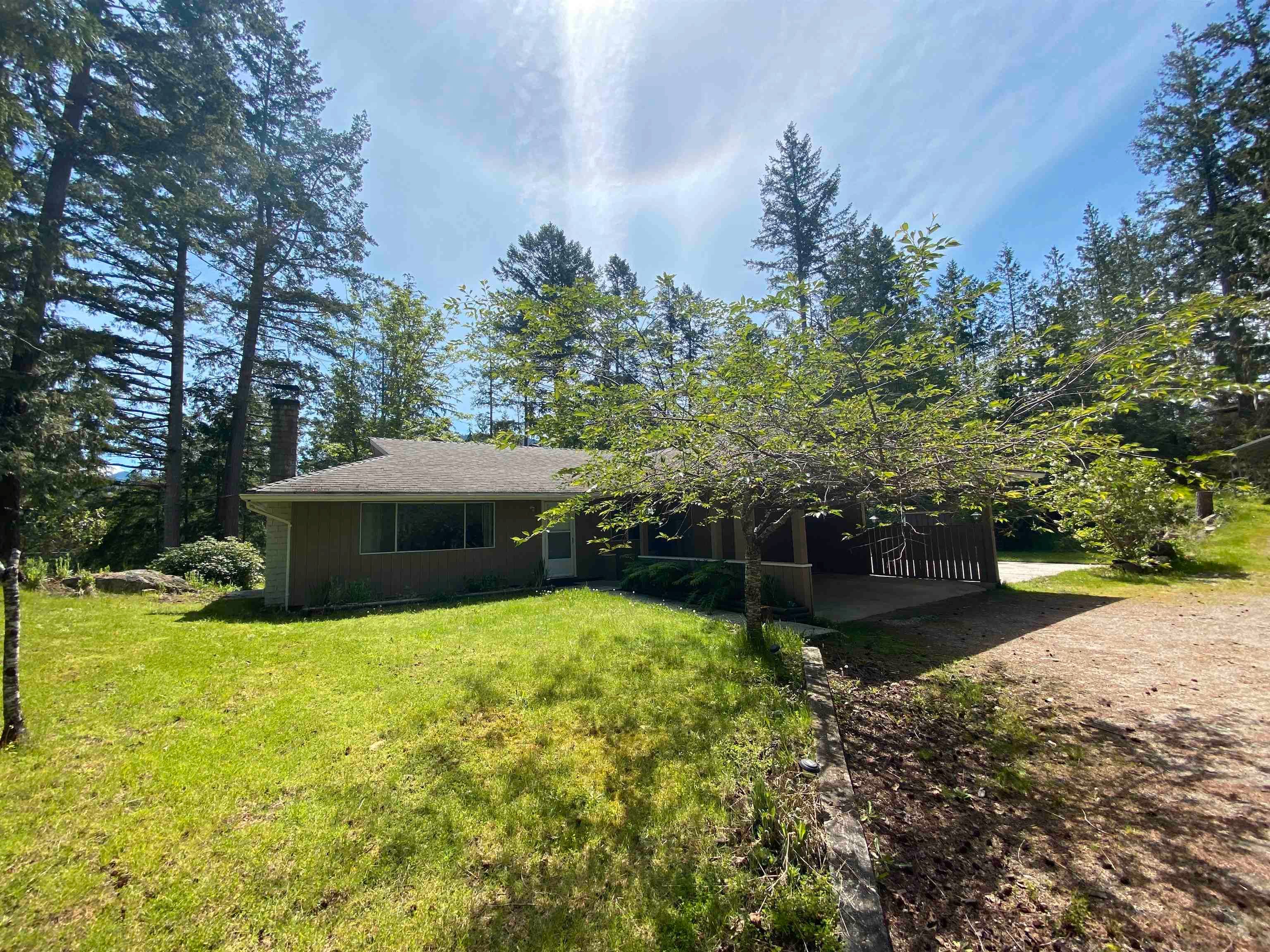 Main Photo: 4922 PANORAMA Drive in Pender Harbour: Pender Harbour Egmont House for sale (Sunshine Coast)  : MLS®# R2688443