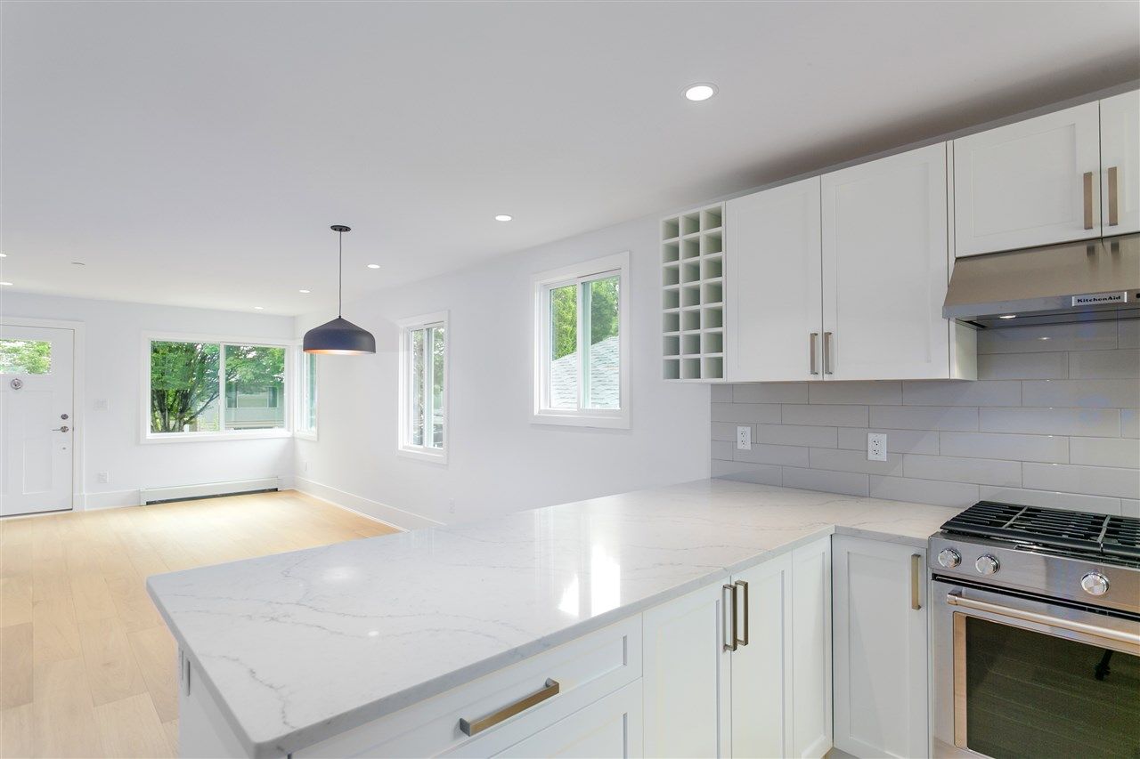 Photo 2: Photos: 5051 SHERBROOKE Street in Vancouver: Knight House for sale (Vancouver East)  : MLS®# R2516247