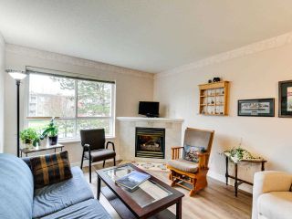 Photo 4: 8 20890 57 Avenue in Langley: Langley City Townhouse for sale in "ASPEN GABLES" : MLS®# R2323491