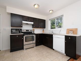 Photo 9: 3370 Shelbourne St in Saanich: SE Cedar Hill Half Duplex for sale (Saanich East)  : MLS®# 894786