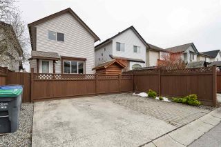 Photo 19: 6721 184A Street in Surrey: Cloverdale BC House for sale in "HEARTLAND" (Cloverdale)  : MLS®# R2387908