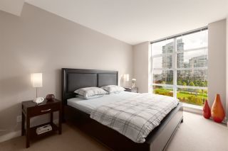 Photo 9: 901 633 KINGHORNE Mews in Vancouver: Yaletown Condo for sale in "ICON II" (Vancouver West)  : MLS®# R2407842