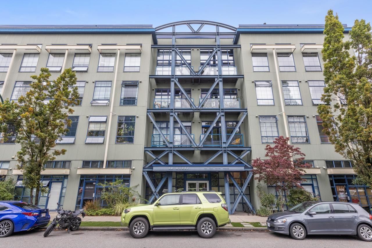 Main Photo: 210 237 E 4TH Avenue in Vancouver: Mount Pleasant VE Condo for sale in "Artworks" (Vancouver East)  : MLS®# R2822277