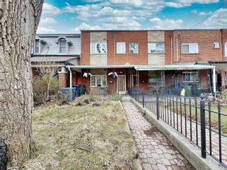 Photo 1: 28 Fennings Street in Toronto: Trinity-Bellwoods House (2-Storey) for sale (Toronto C01)  : MLS®# C8225926