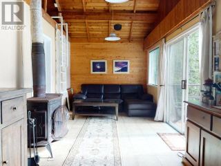 Photo 5: 9302 POWELL LAKE in Powell River: House for sale : MLS®# 17937