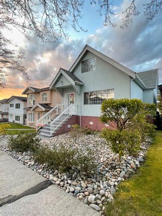 Photo 1: 3267 E 27TH Avenue in Vancouver: Renfrew Heights House for sale (Vancouver East)  : MLS®# R2564287