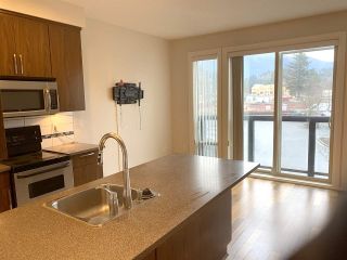 Photo 6: 220 45530 MARKET Way in Chilliwack: Vedder S Watson-Promontory Condo for sale in "The Residences" (Sardis)  : MLS®# R2489495