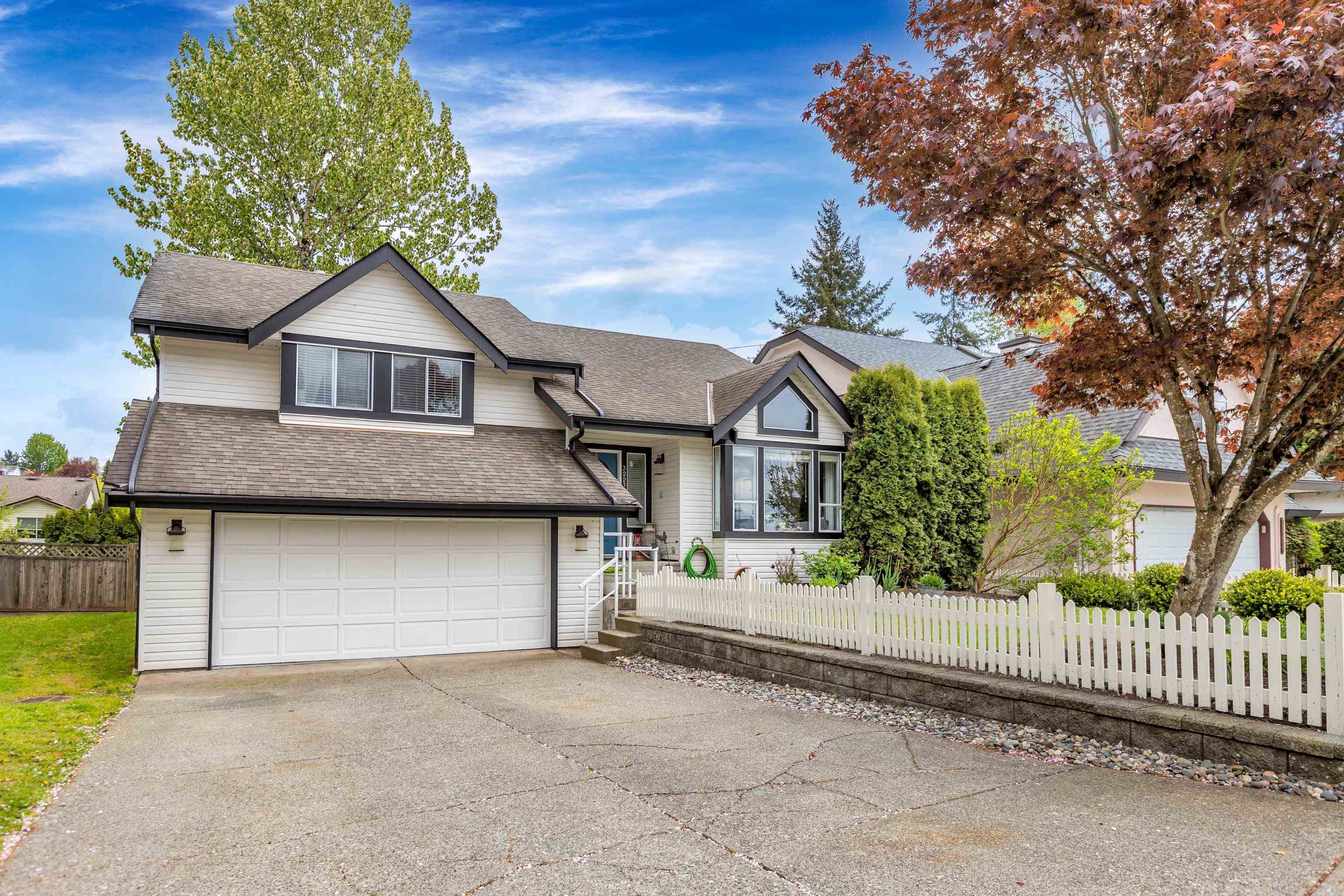 Main Photo: 32238 BUFFALO Drive in Mission: Mission BC House for sale : MLS®# R2687896